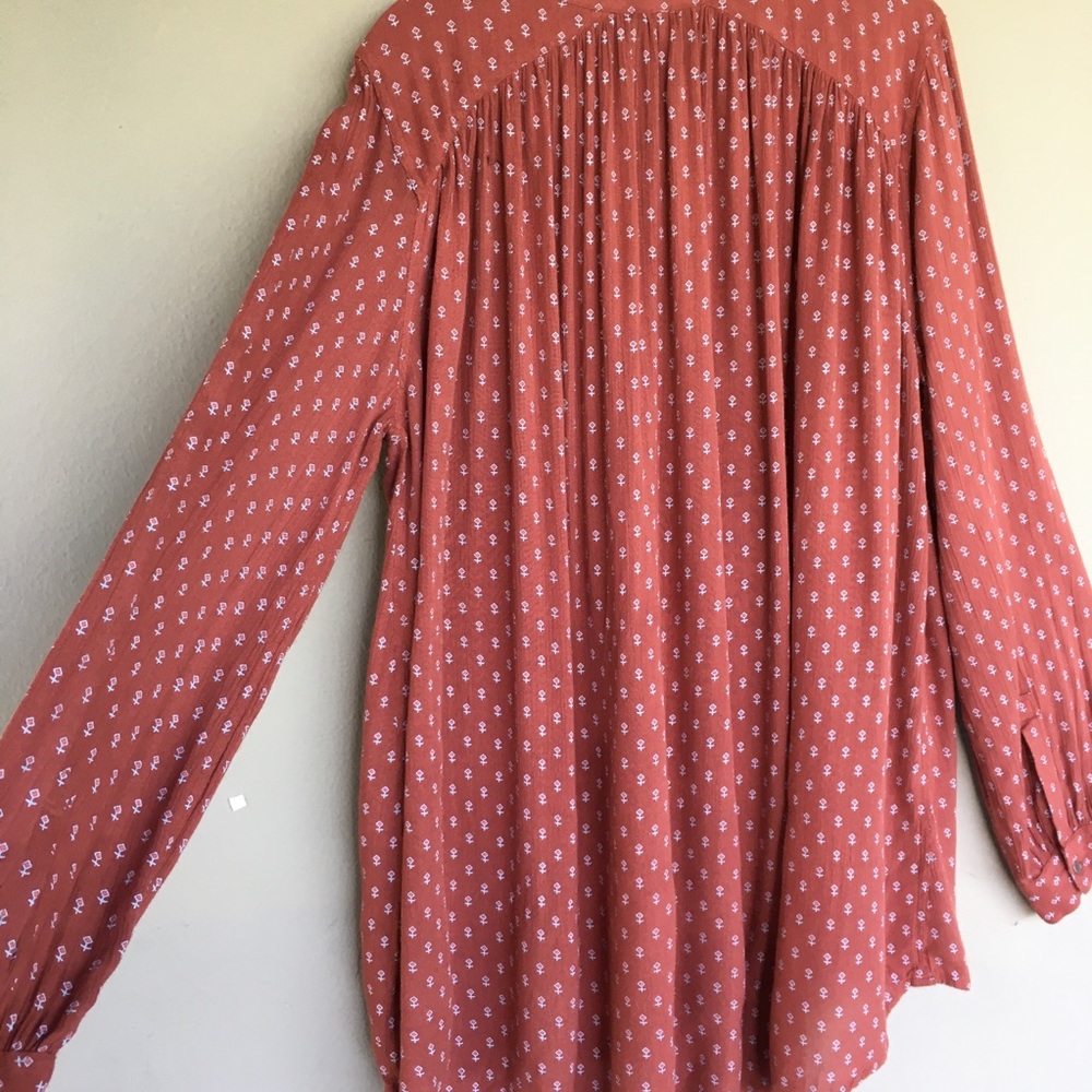 Free People Boho Printed Shirt Size Medium 1/2 Button Long Sleeves Rushing Back - Picture 7 of 10